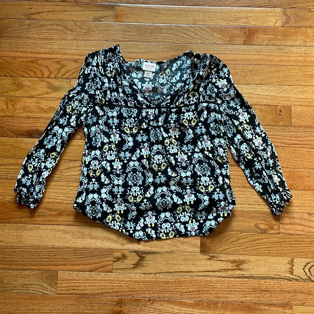 Black Top - size medium